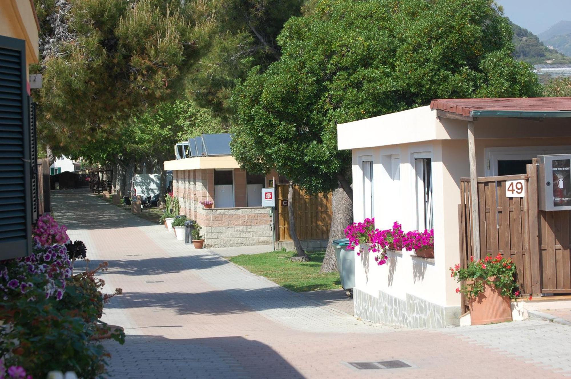 Camping Vallecrosia Zewnętrze zdjęcie